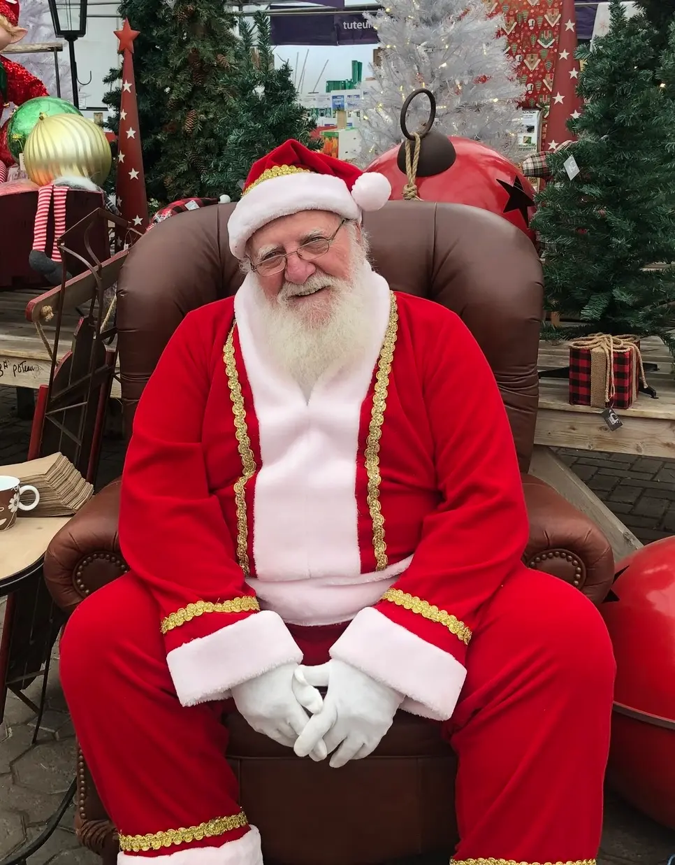 Accueil_Noël_Père Noël_Serres St-élie Accueil_Noël_Père Noël_Serres St-élie