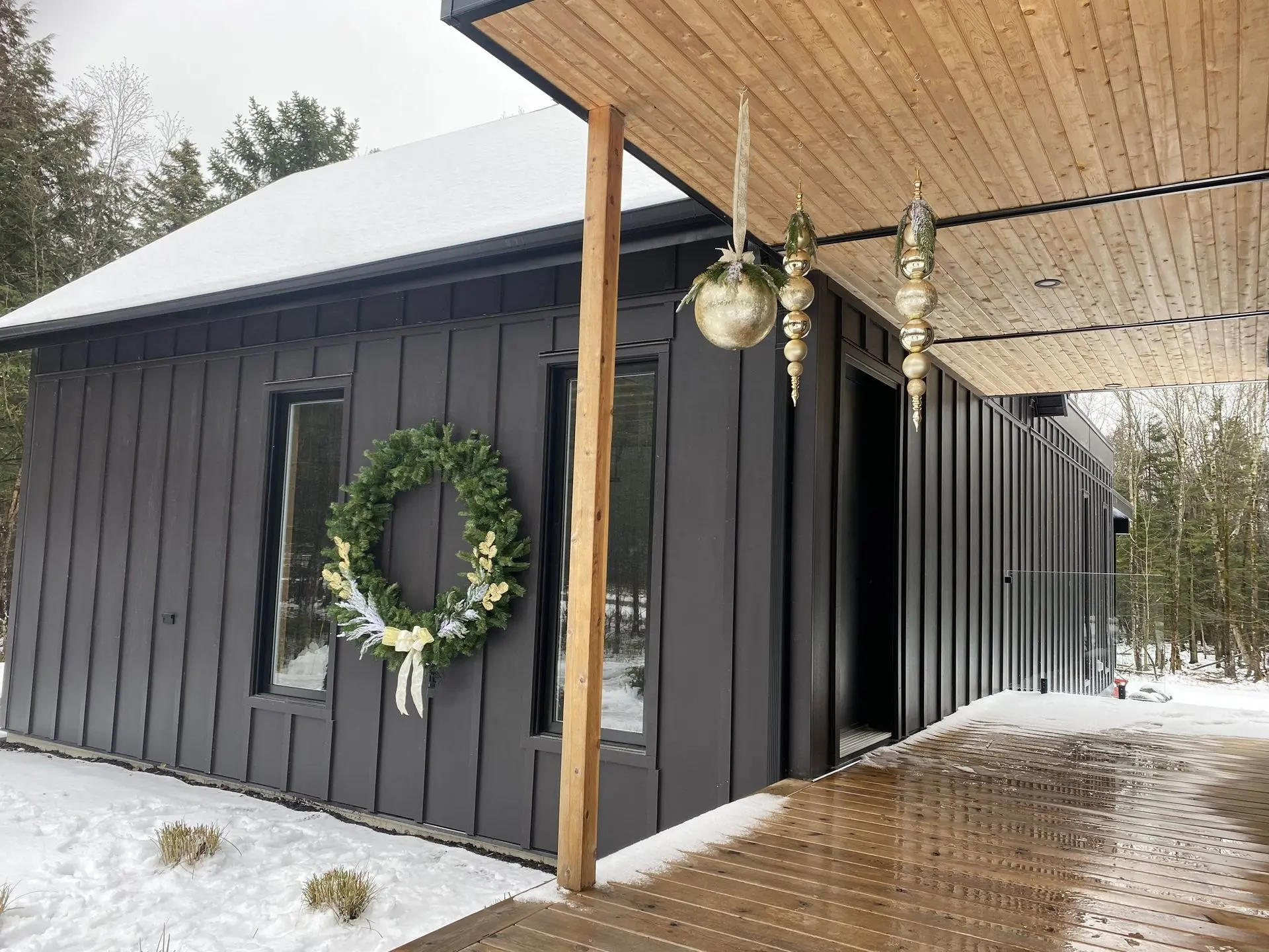 Accueil_Noël_Installation_Décoration_Serres St-élie Accueil_Noël_Installation_Décoration_Serres St-élie